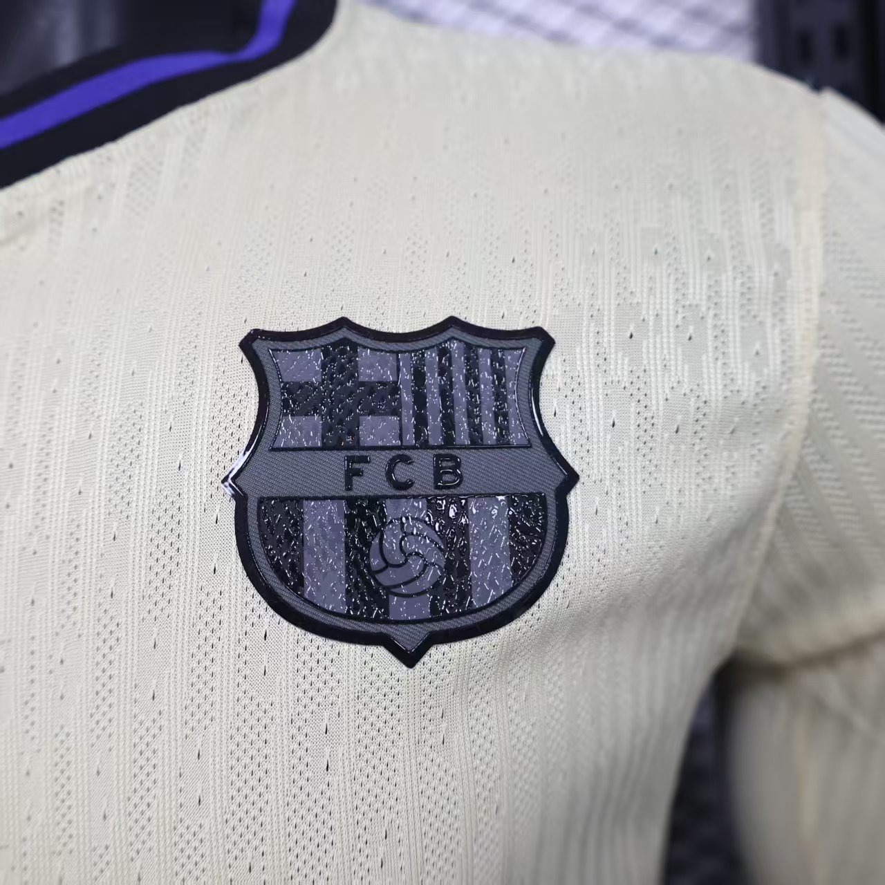 Barcelona 2025/26 Away Jersey (Player Version, Long Sleeve) - Image 4