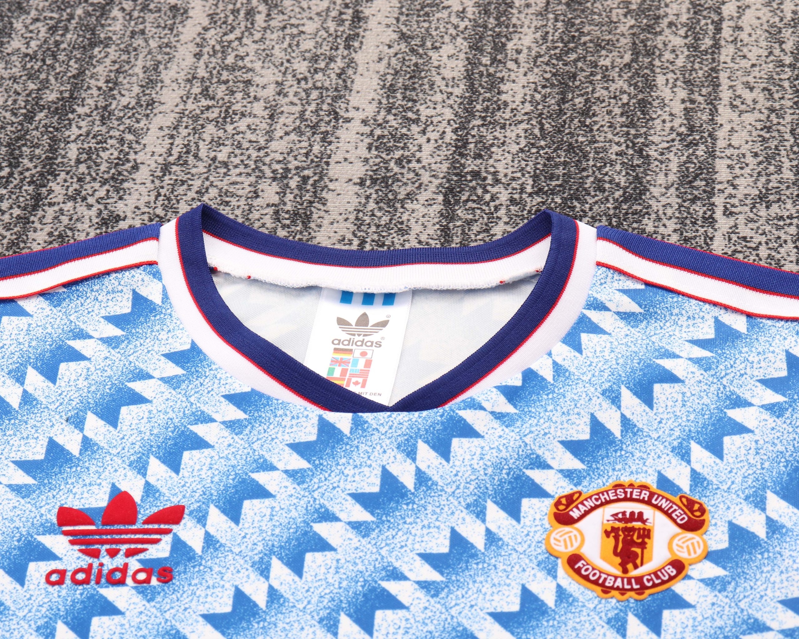 Manchester United 1990/92 Away Kids Kit - Image 3