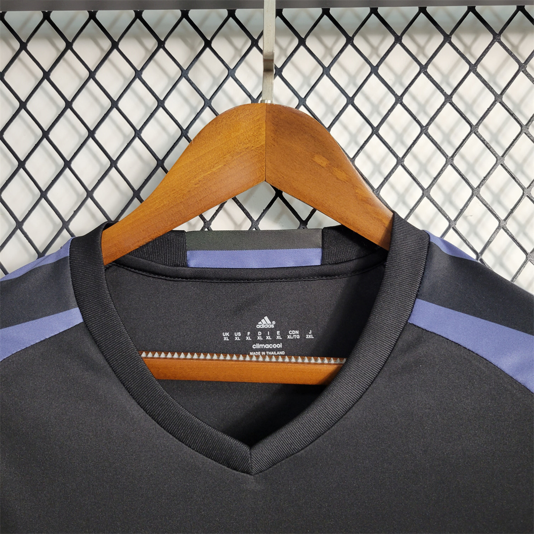 Real Madrid 2016/17 Third Retro Jersey (Fan Version, Long Sleeve) - Image 3
