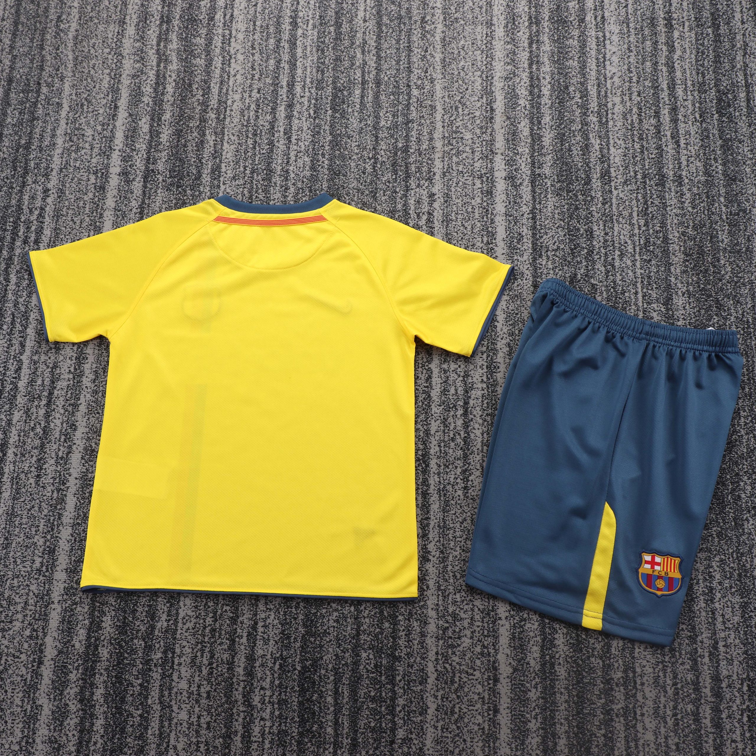 Barcelona 2008/09 Away Kids Kit - Image 2