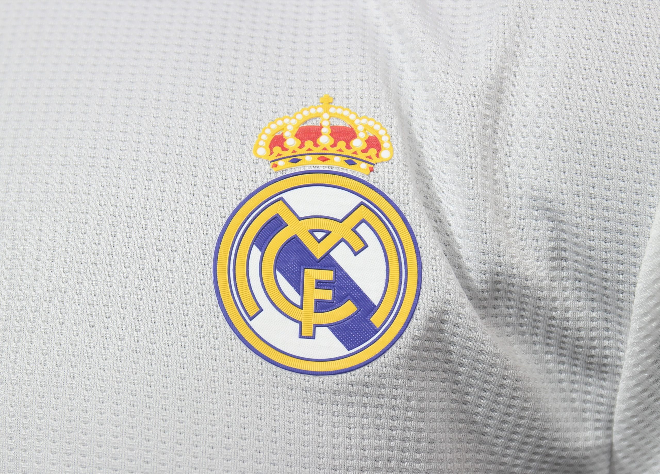 Real Madrid 2019/20 Home Retro Jersey (Player Version, Long Sleeve) - Image 4