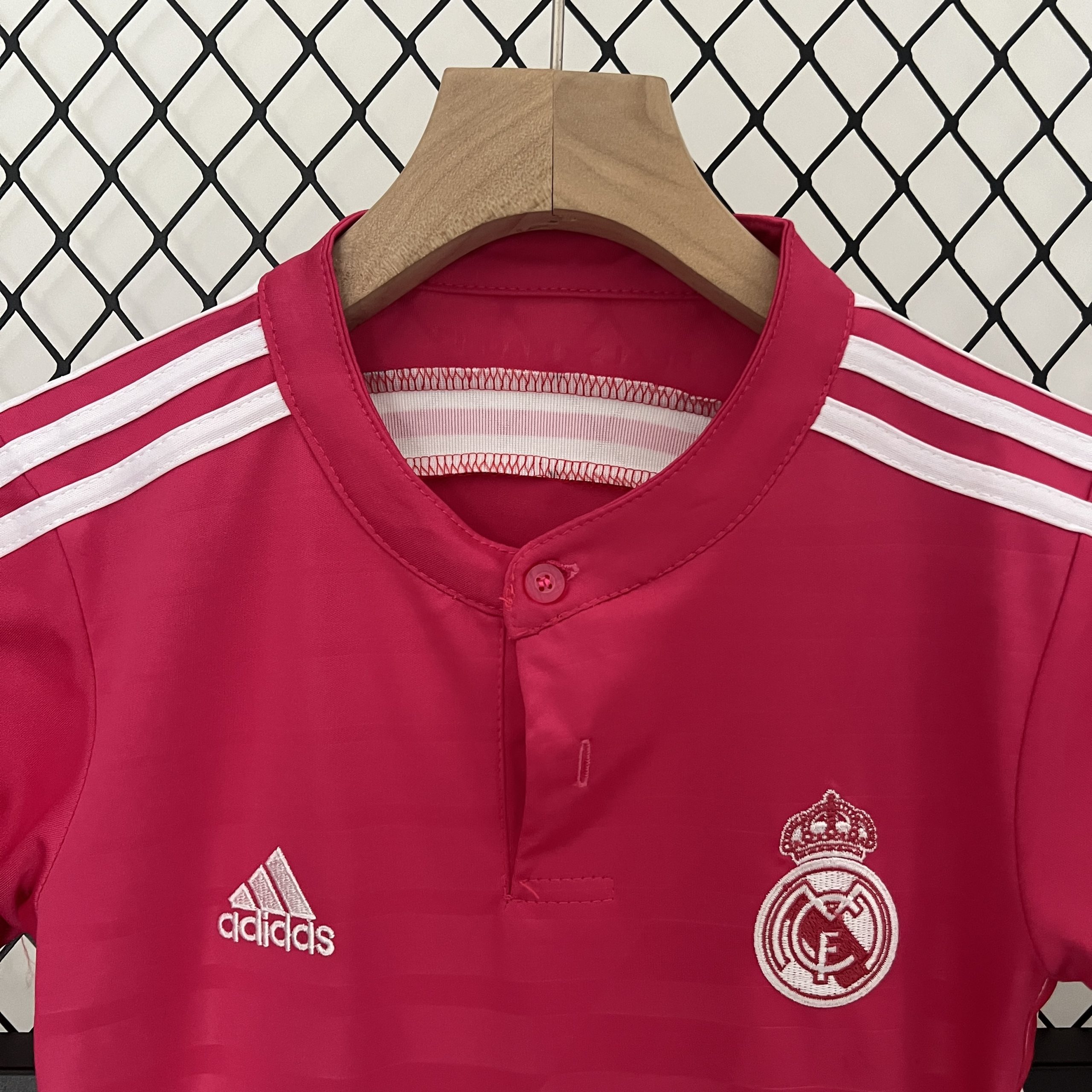 Real Madrid 2014/15 Away Kids Kit - Image 3