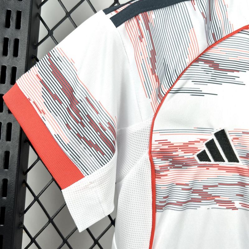 Bayern Munich 2025/26 Away Kids Kit - Image 4