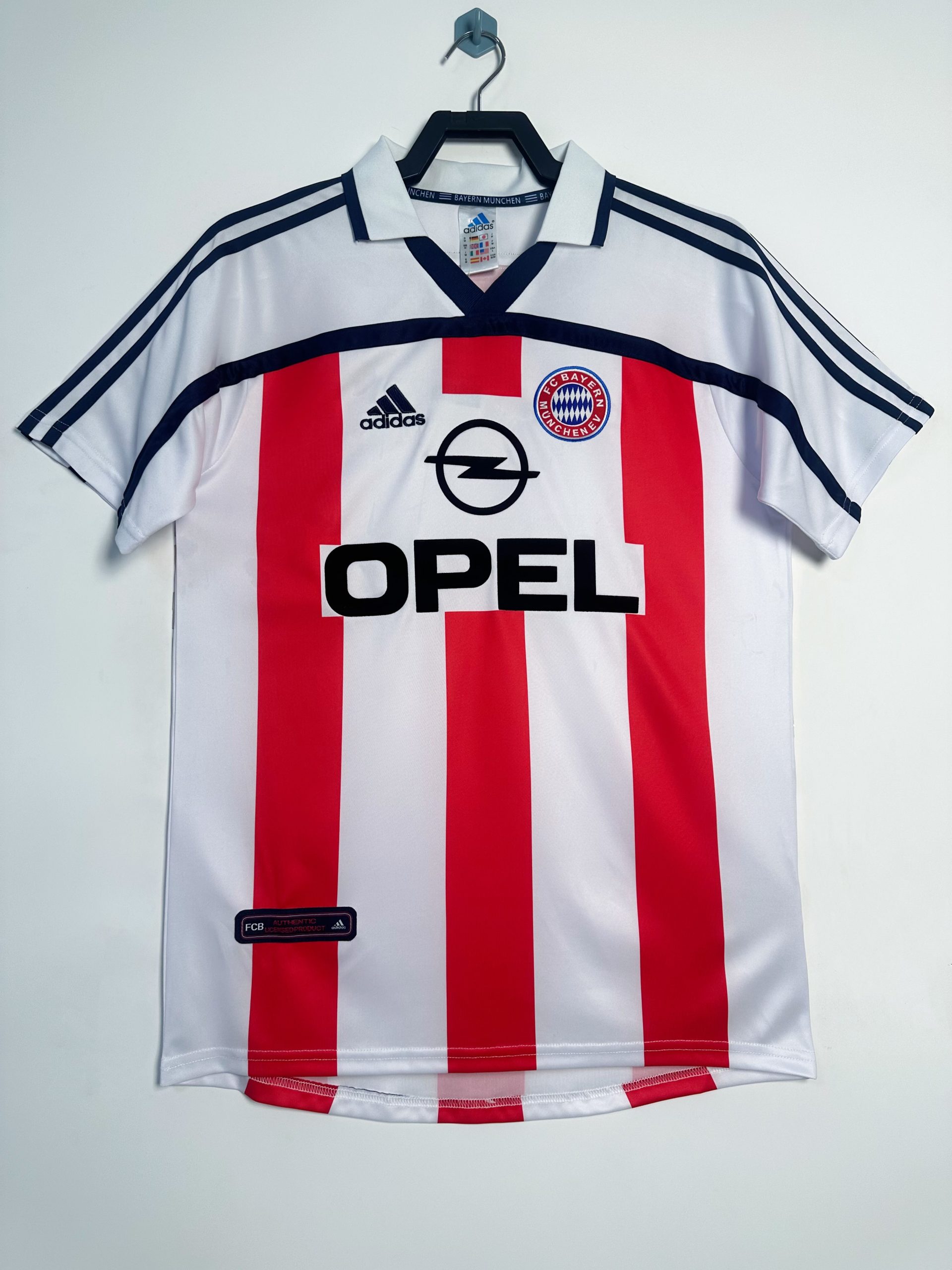 Bayern Munich 2000/01 Away Retro Jersey