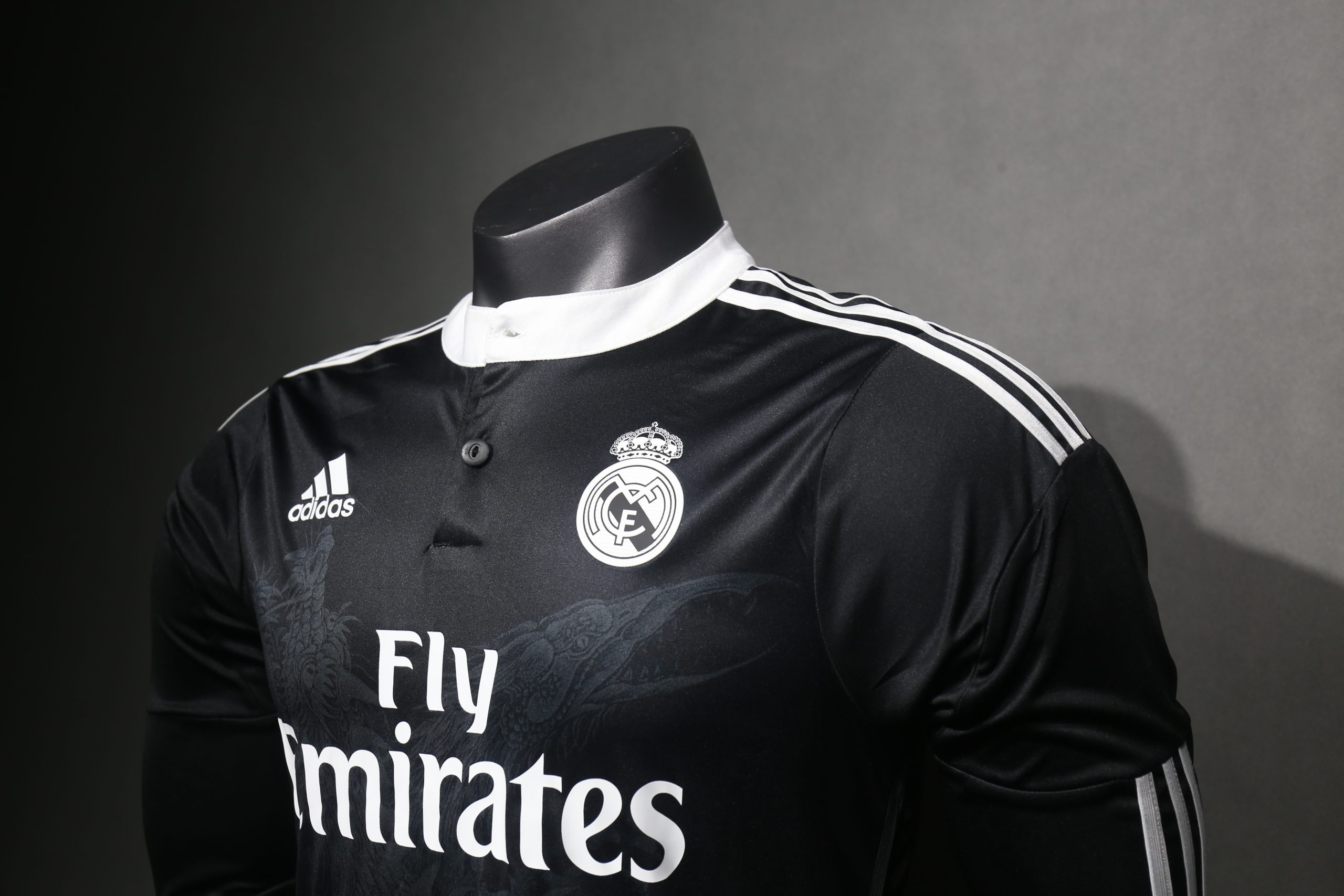Real Madrid 2014/15 Third Retro Jersey (Player Version, Long Sleeve) - Image 4