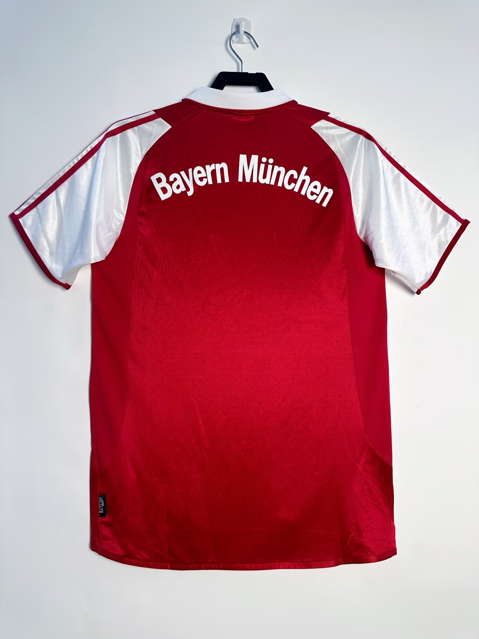 Bayern Munich 2003/04 Home Retro Jersey (Fan Version) - Image 2