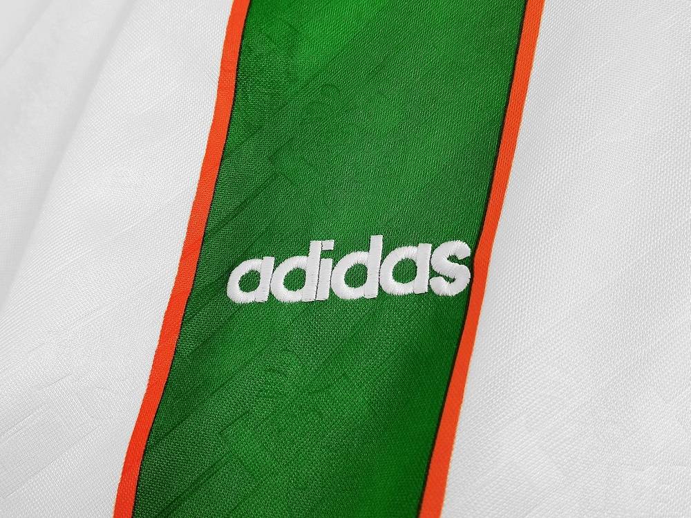 Ireland 1994 World Cup Away Retro Jersey - Image 4