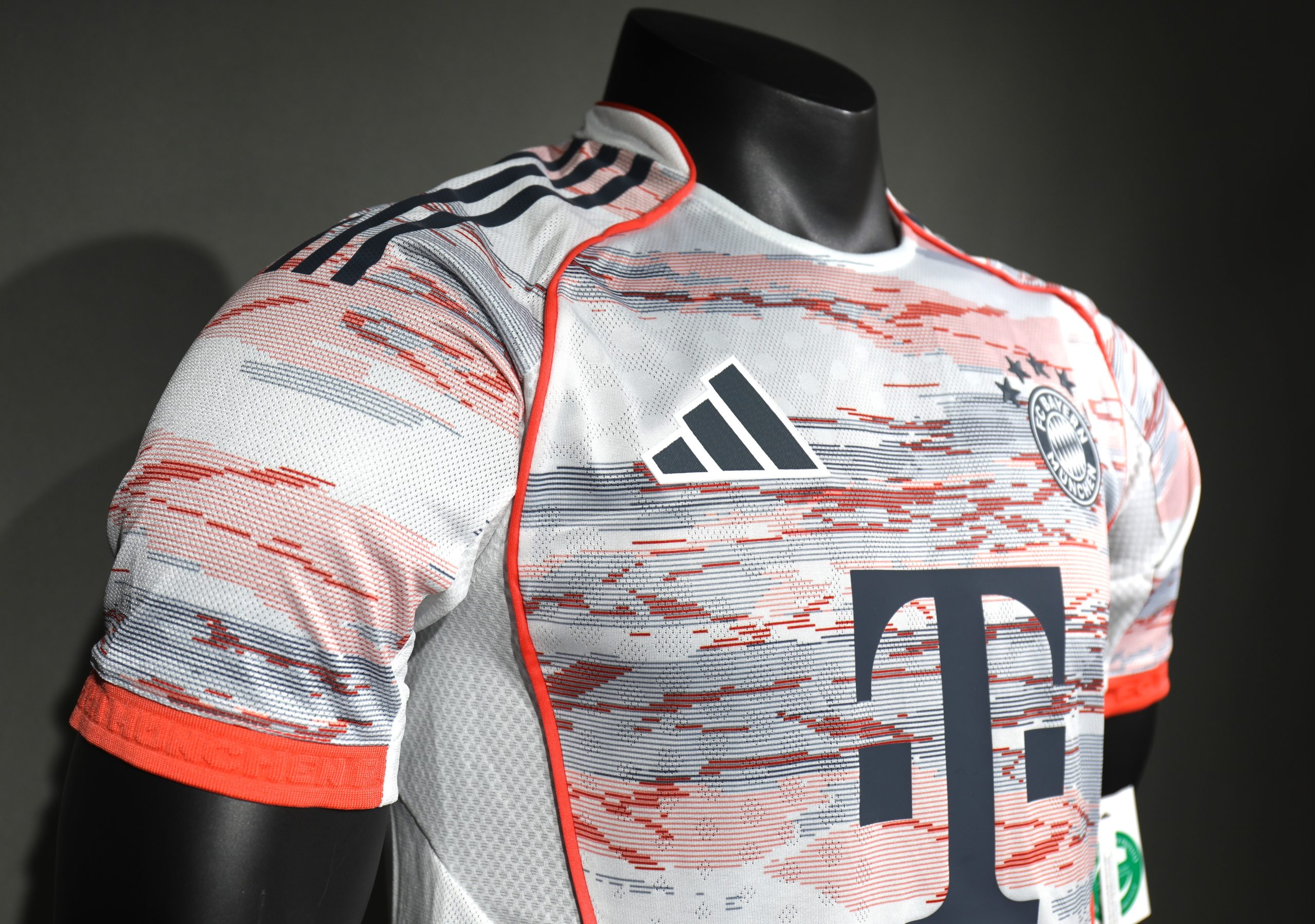 Bayern Munich 2025/26 Champions League Away Jersey (Player Version) - Image 5