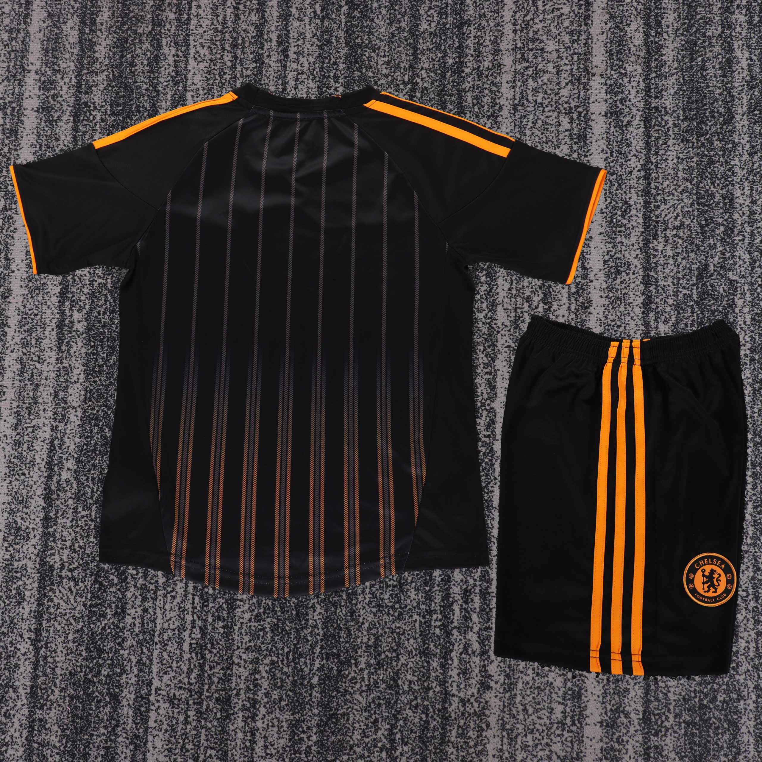 Chelsea 2010/11 Away Kids Kit - Image 2
