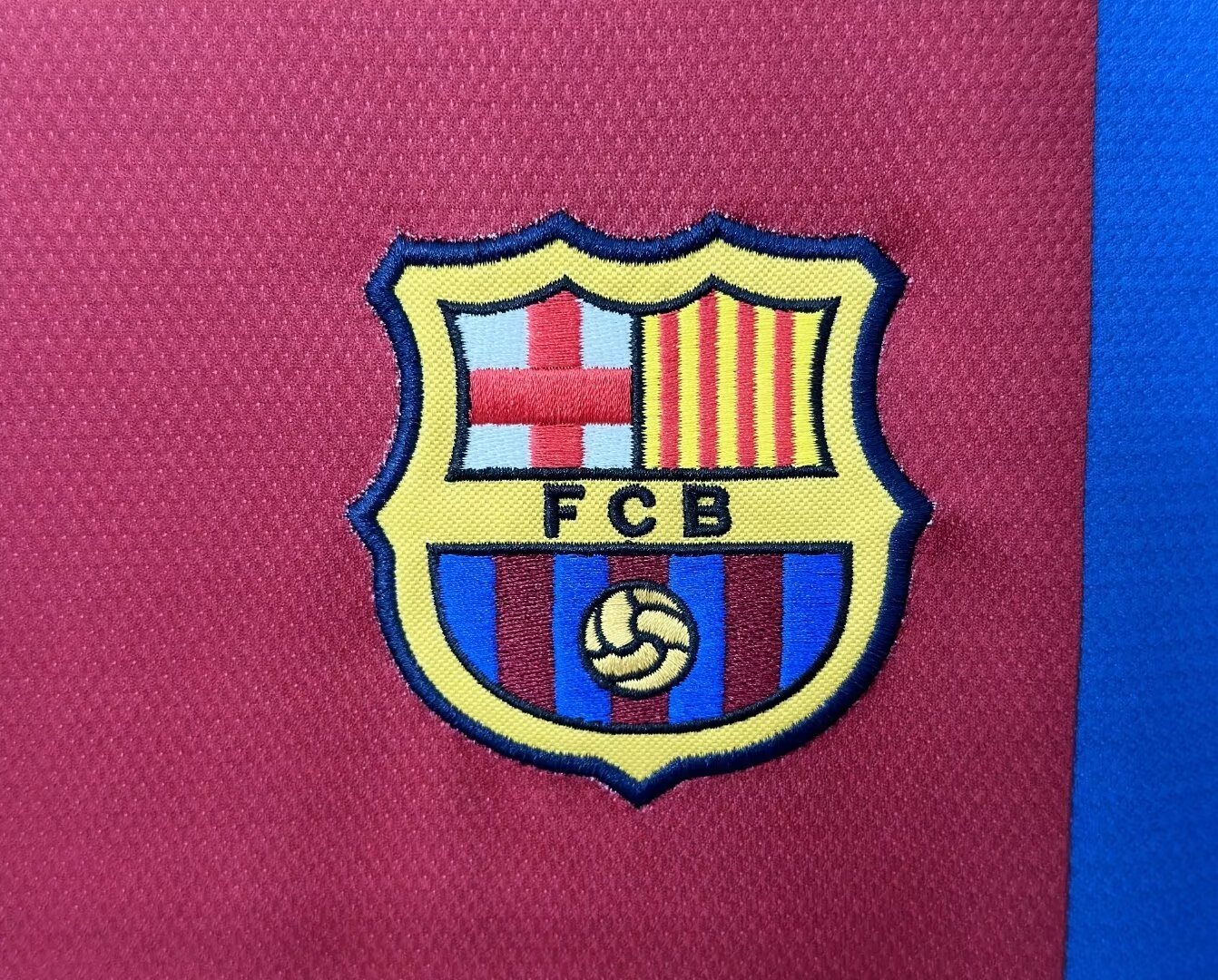 Barcelona 2006/07 Home Retro Jersey - Image 5