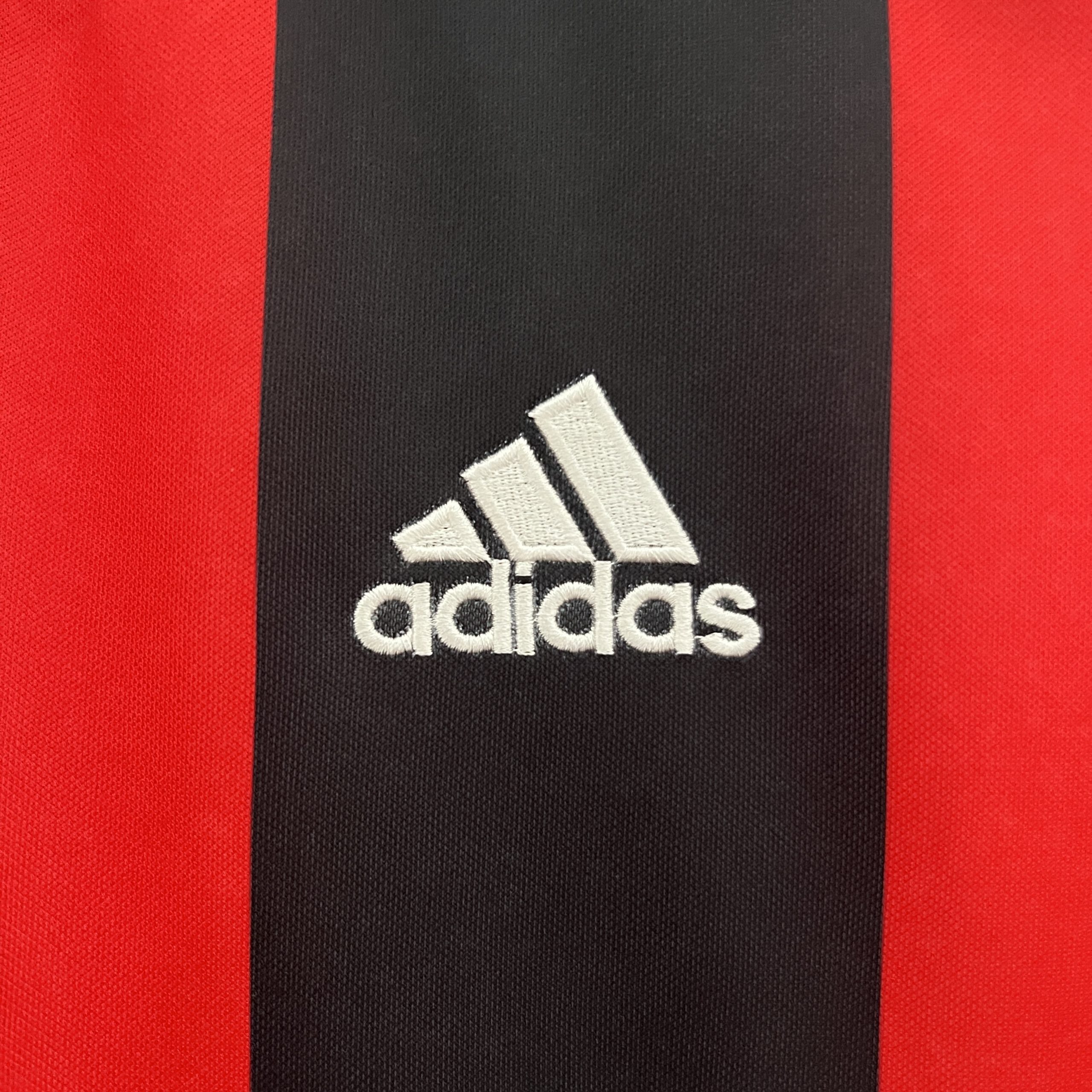 AC Milan 2000/01 Home Retro Jersey - Image 2