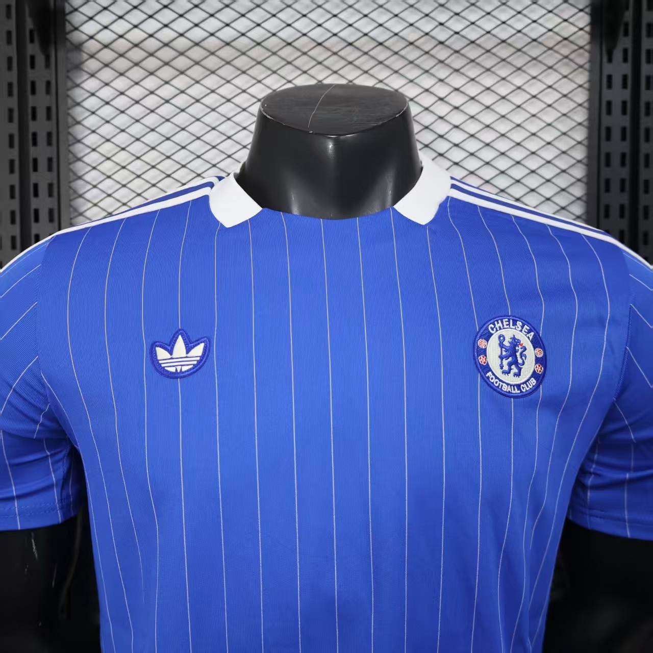 Chelsea 2025/26 Retro Jersey (Player Version) - Image 5