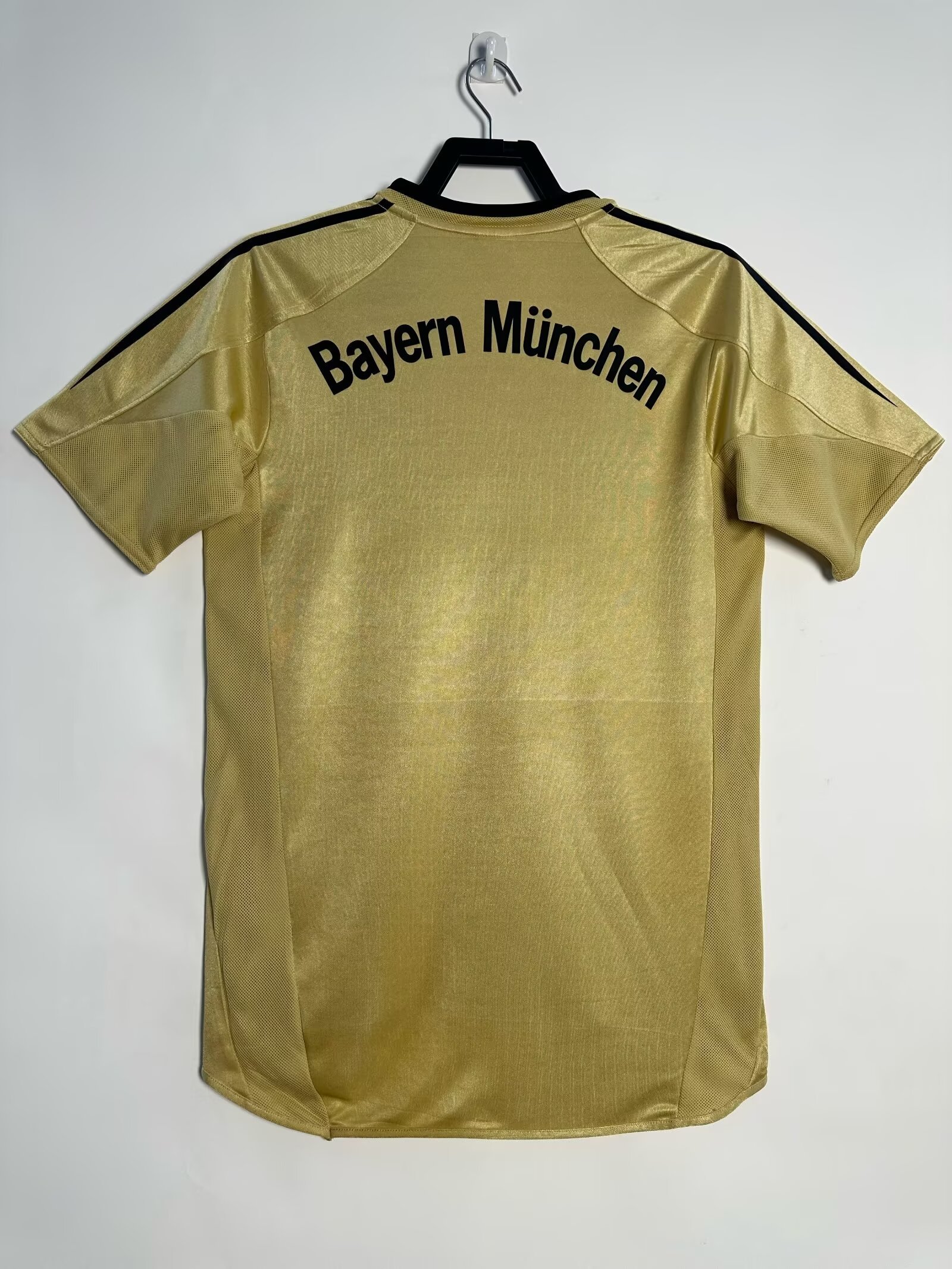 Bayern Munich 2003/04 Away Retro Jersey - Image 2