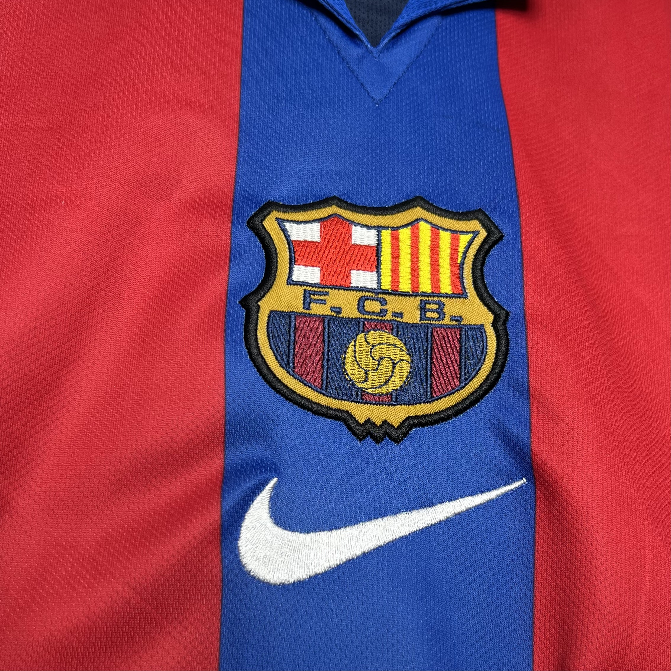 Barcelona 2001/02 Home Retro Jersey - Image 5
