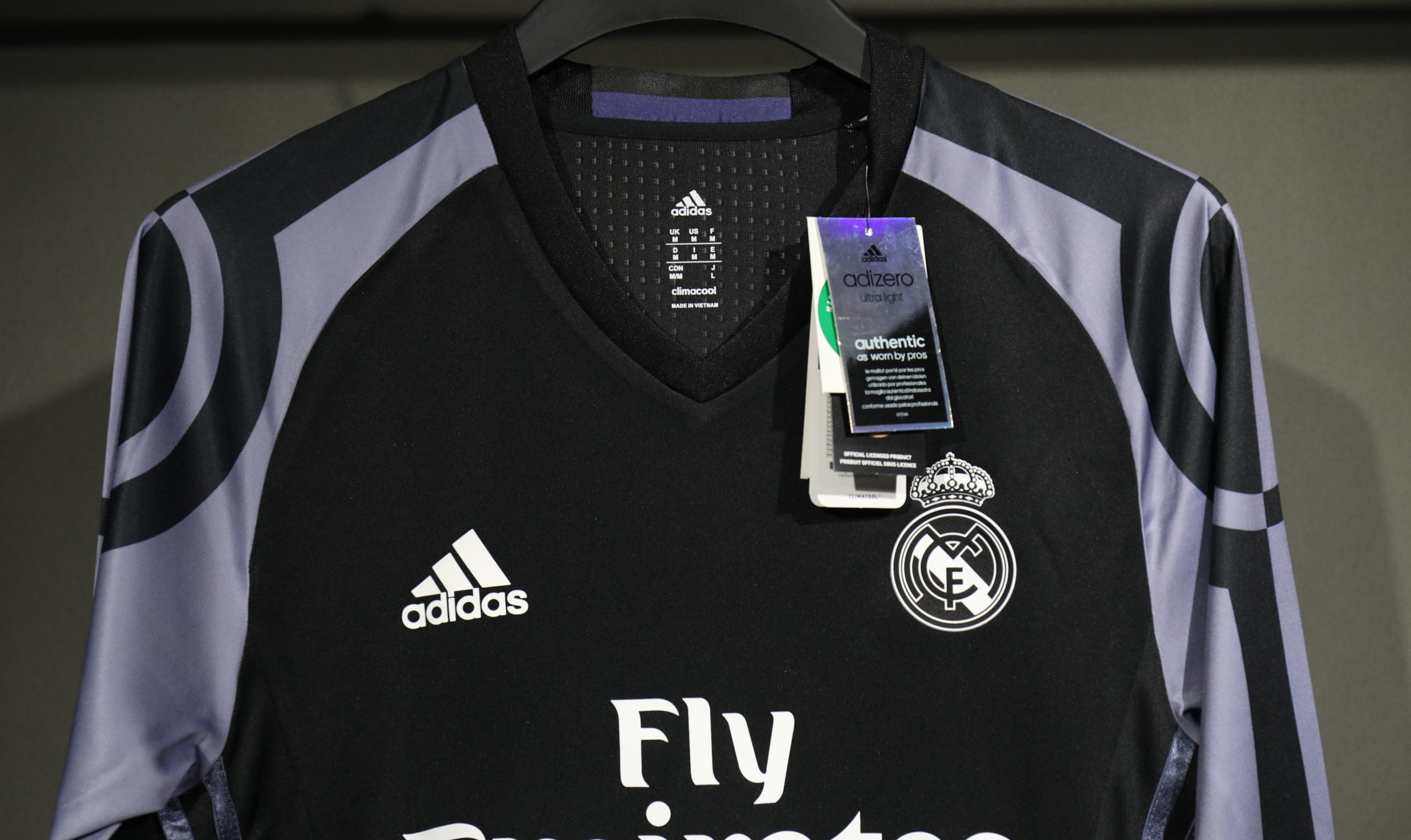 Real Madrid 2016/17 Third Retro Jersey (Player Version, Long Sleeve) - Image 4