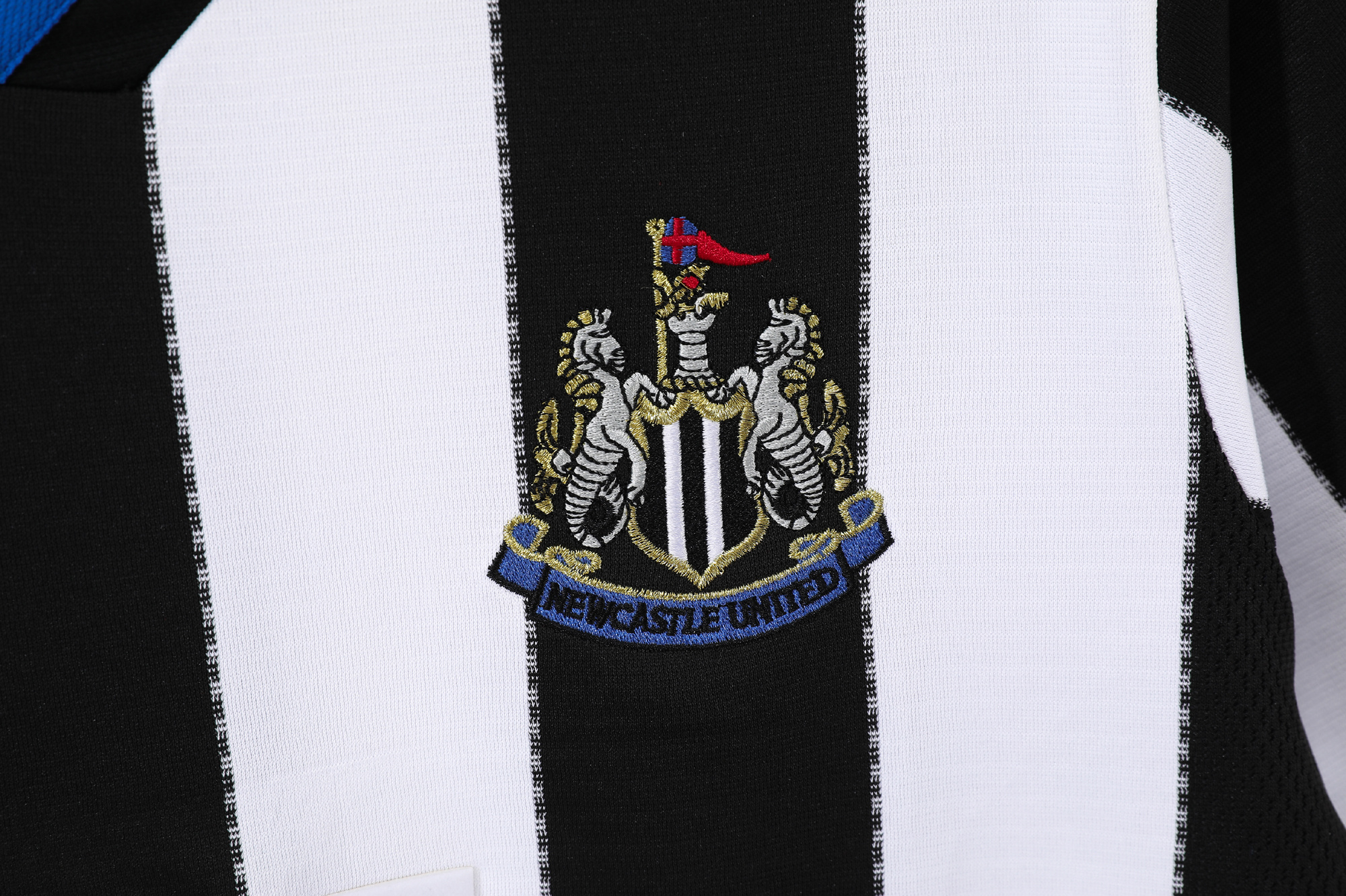 Newcastle United 2000/01 Home Retro Jersey - Image 5
