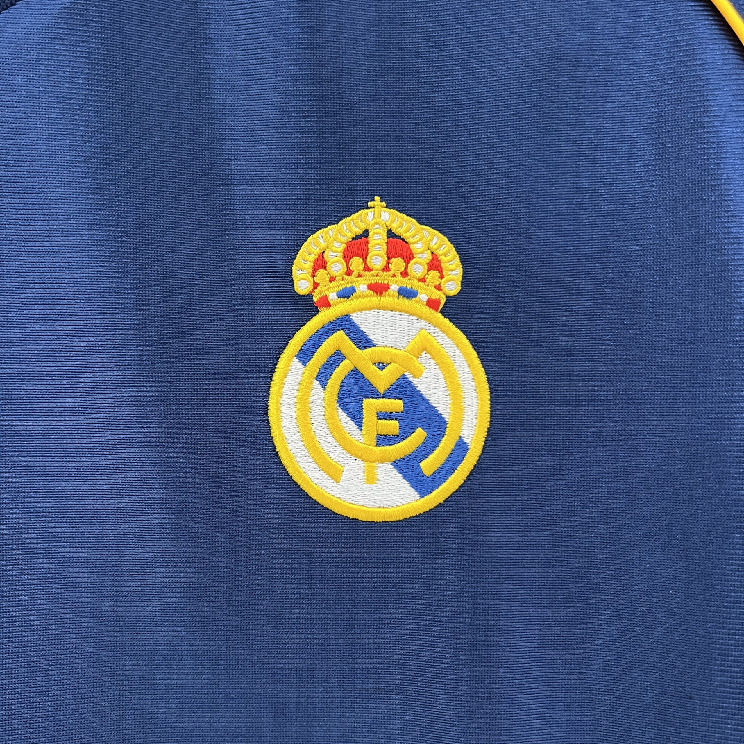1998-00 Real Madrid Retro Jersey Second Away Fan Version - Image 5