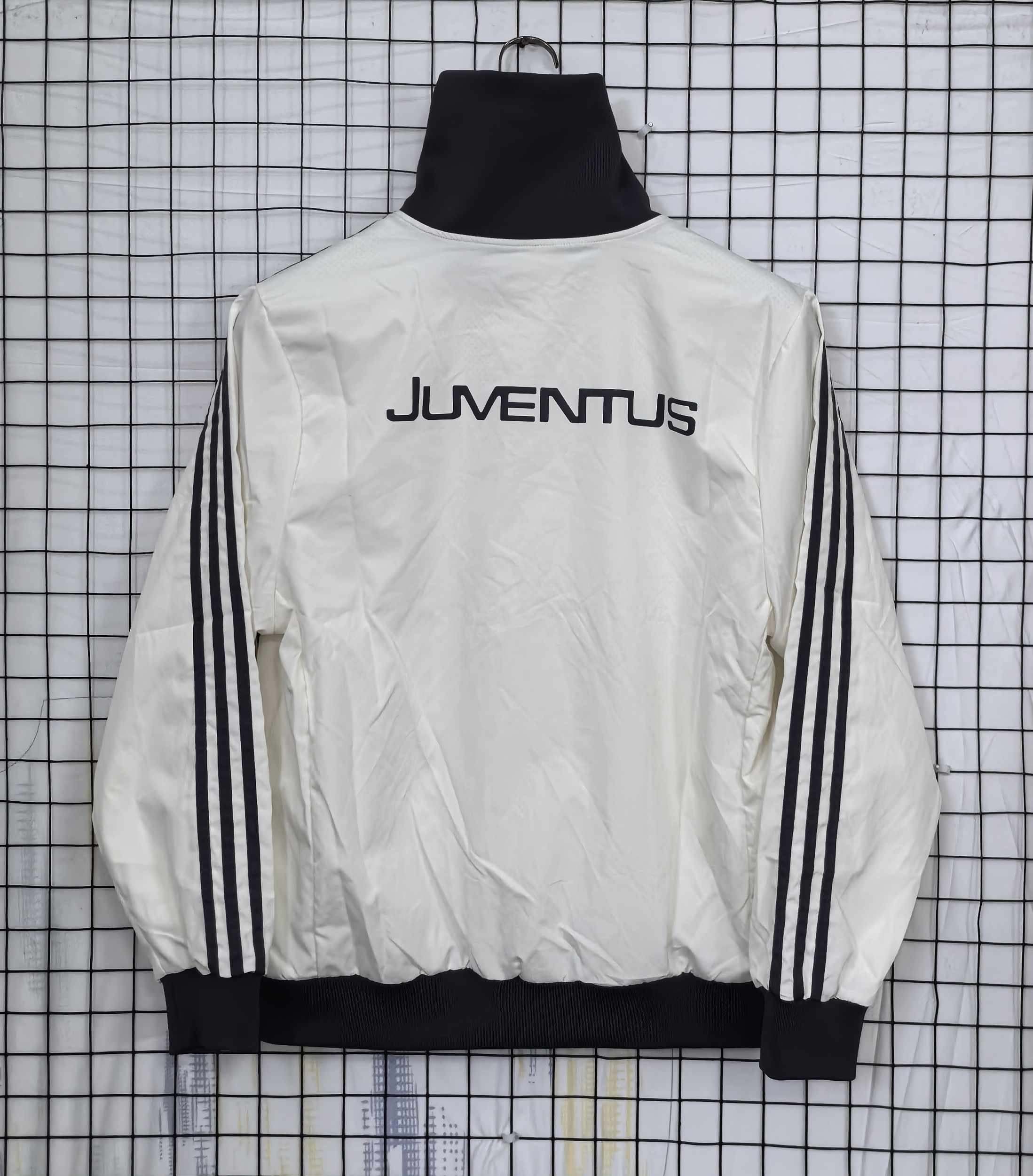 Juventus 2024/25 Retro Windbreaker - Image 2