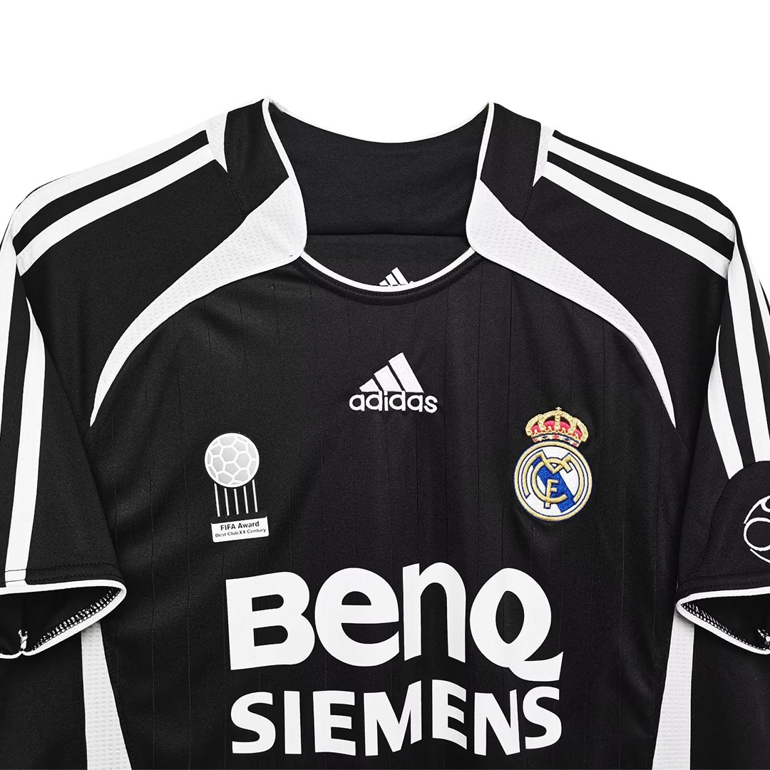 Real Madrid 2006/07 Third Retro Jersey (Fan Version) - Image 4