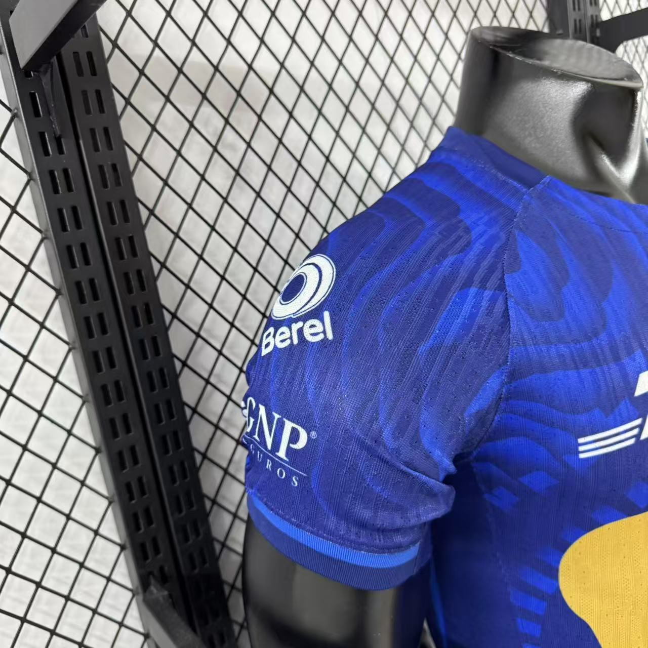Pumas UNAM 2025/26 Away Jersey (Player Version) - Image 4