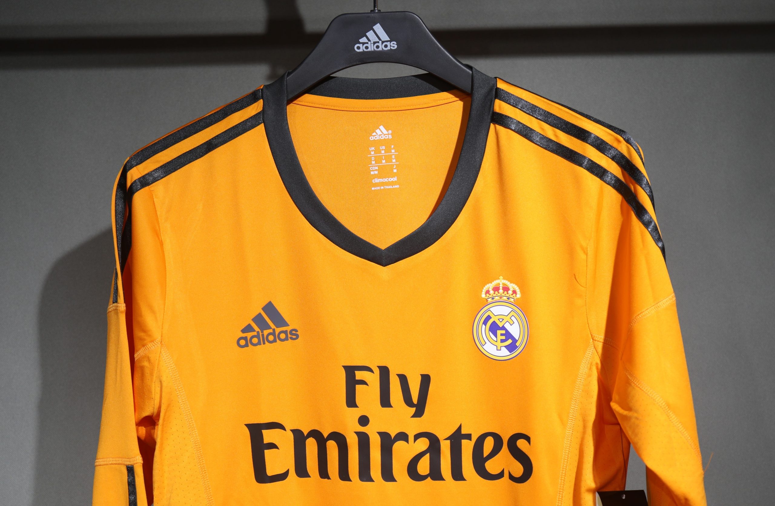 Real Madrid 2013/14 Away Retro Jersey (Player Version, Long Sleeve) - Image 4