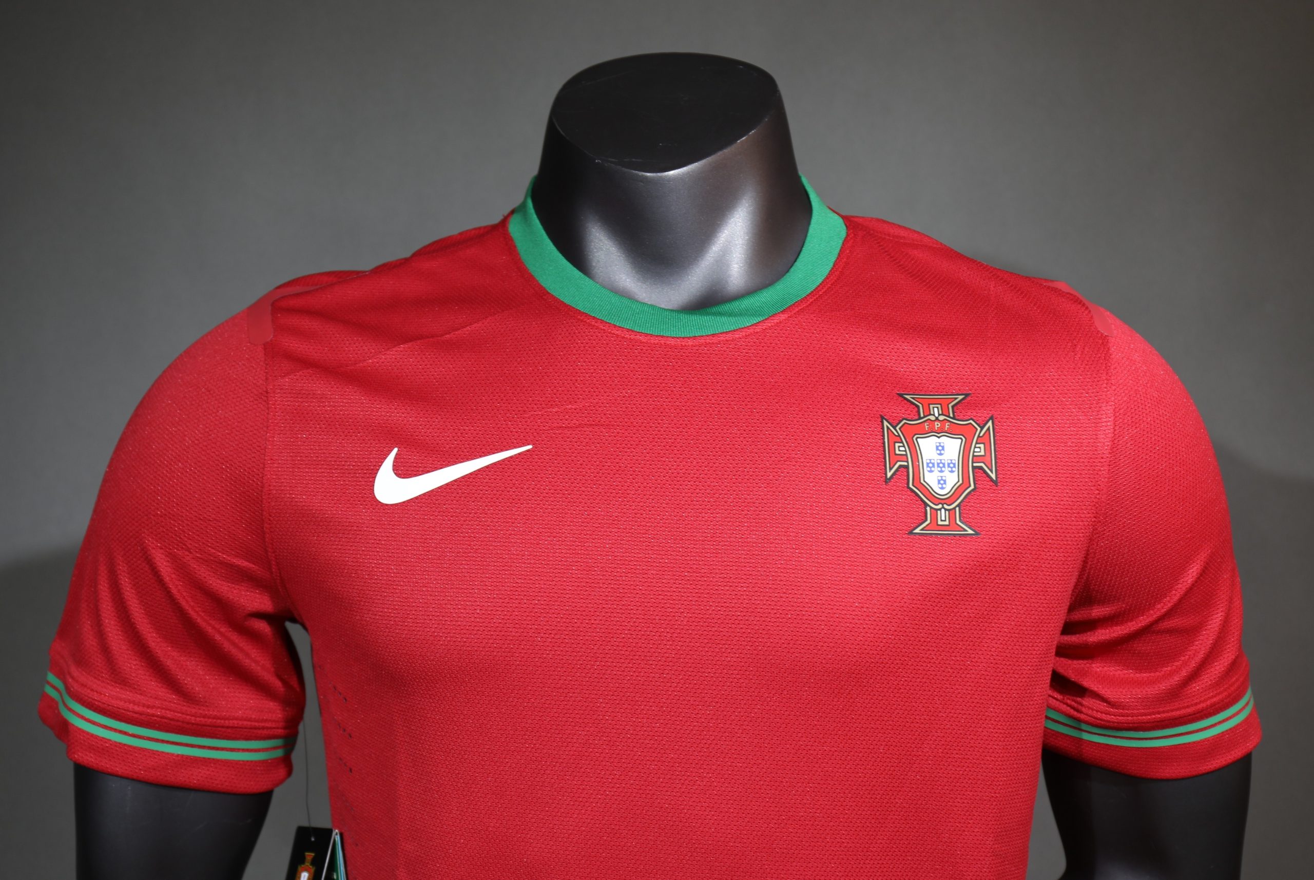 Portugal 2012 Euro Home Retro Jersey (Player Version) - Image 5