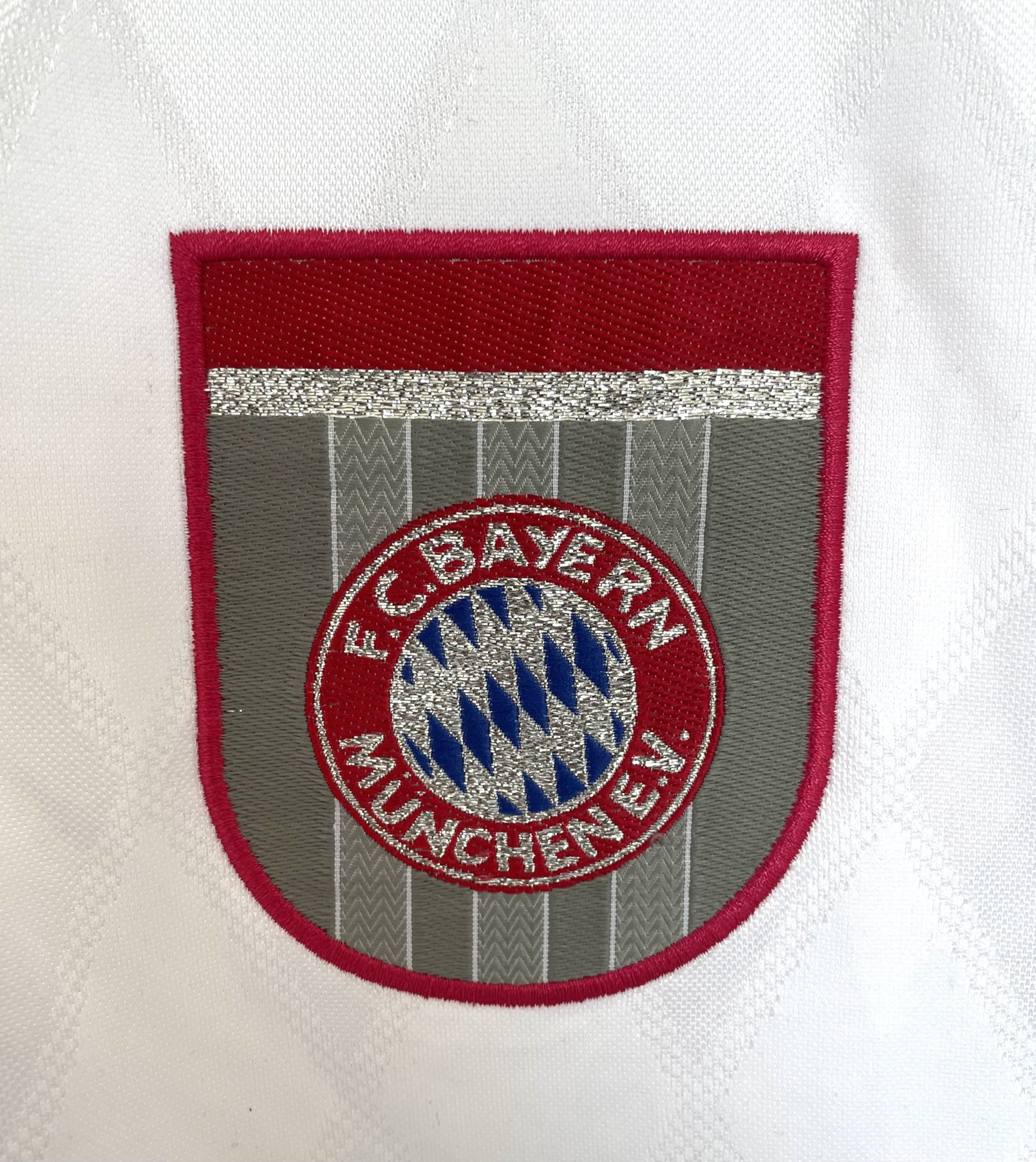 Bayern Munich 1997/98 Away Retro Jersey (Fan Version) - Image 5