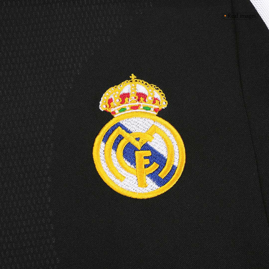 Real Madrid 2001/02 Away Retro Jersey - Image 4