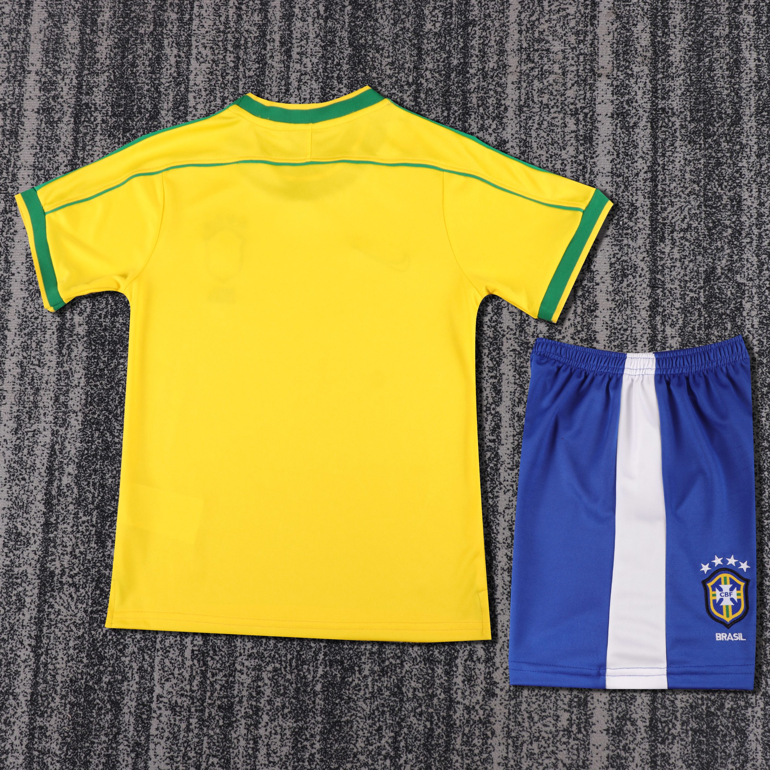Brazil 1998 World Cup Home Kids Kit - Image 2